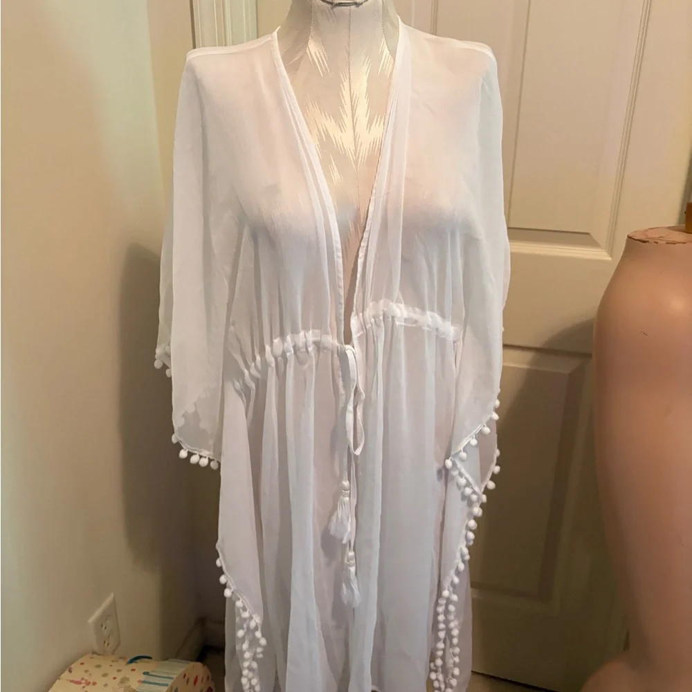 Nine West one size NWT $36 White Sheer Kimono with Pom Pom Trim fun beach cover - Picture 6 of 12
